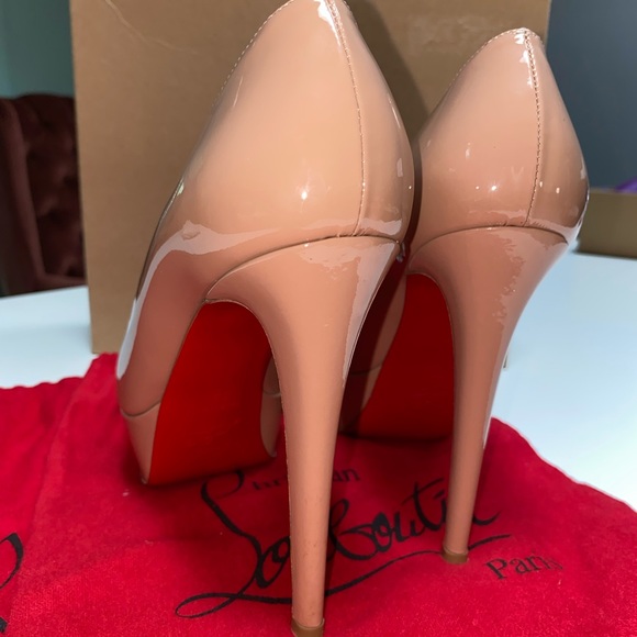 ✨Christian Louboutin Bianca 120 Nude Heels✨ - Picture 8 of 16